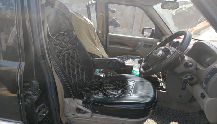 2010 Mahindra Scorpio SLE, Diesel, Manual, 2,04,313 km, interior