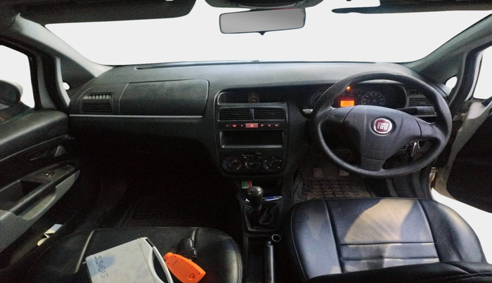 2011 Fiat Grand Punto ACTIVE 1.3, Diesel, Manual, 1,82,934 km, interior