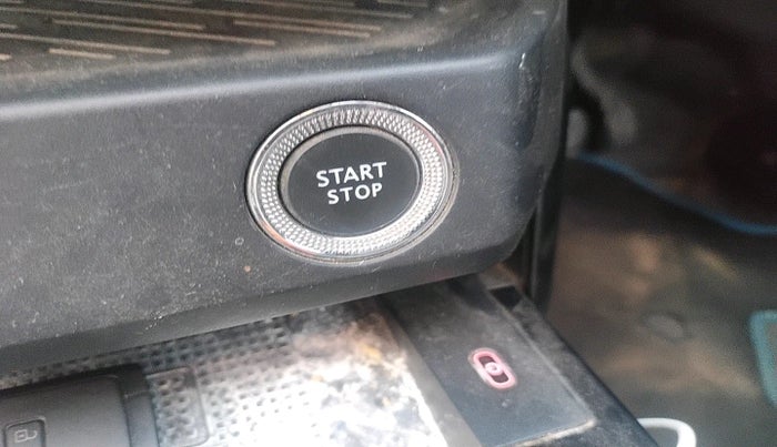 2022 Renault Kiger RXZ MT, Petrol, Manual, 54,840 km, interior