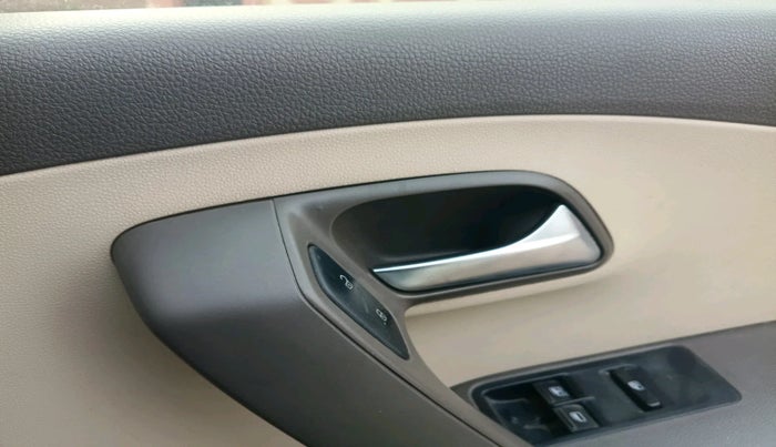 2010 Volkswagen Vento TRENDLINE 1.6, Petrol, Manual, 84,862 km, interior