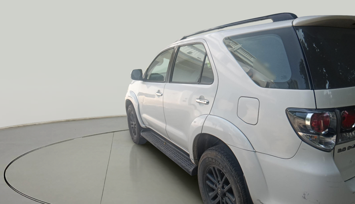 2015 Toyota Fortuner 3.0 4X2 MT, Diesel, Manual, 1,66,122 km, exterior
