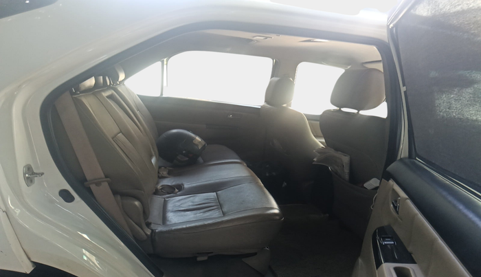2015 Toyota Fortuner 3.0 4X2 MT, Diesel, Manual, 1,66,122 km, interior