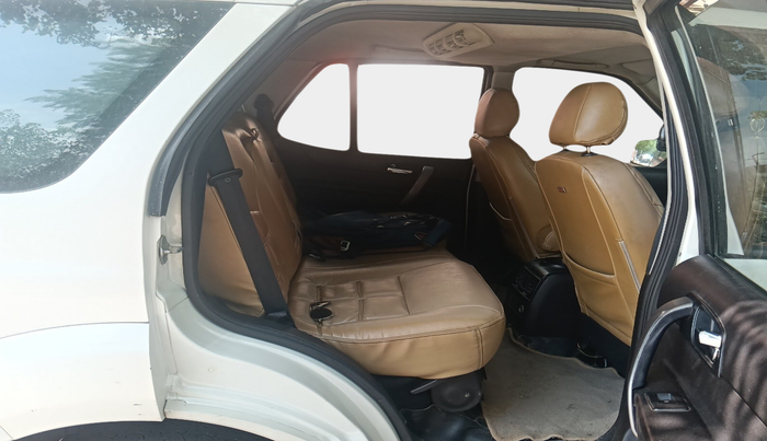 2018 Tata Safari Storme 2.2 VX 4X2, Diesel, Manual, 1,03,518 km, interior