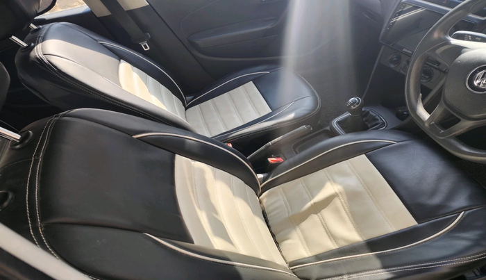 2018 Volkswagen Ameo TRENDLINE 1.0L, Petrol, Manual, 88,208 km, interior