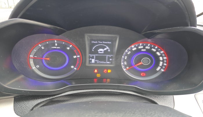 2023 Mahindra XUV300 W4 1.5 DIESEL, Diesel, Manual, 37,540 km, interior
