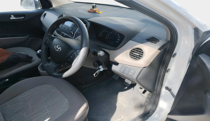 2016 Hyundai Xcent S 1.2, Petrol, Manual, 81,575 km, interior