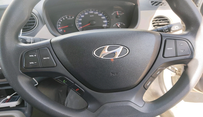 2016 Hyundai Xcent S 1.2, Petrol, Manual, 81,575 km, interior