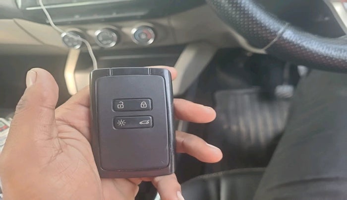 2020 Renault TRIBER RXZ AMT, Petrol, Automatic, 51,585 km, interior