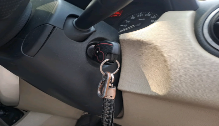 2015 Nissan Terrano XV D THP PREMIUM 110 PS, Diesel, Manual, 92,395 km, interior