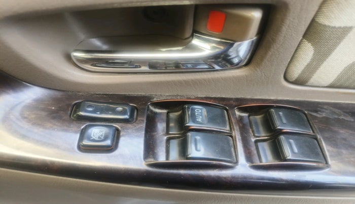 2015 Toyota Innova 2.5 VX 8 STR, Diesel, Manual, 1,12,442 km, interior