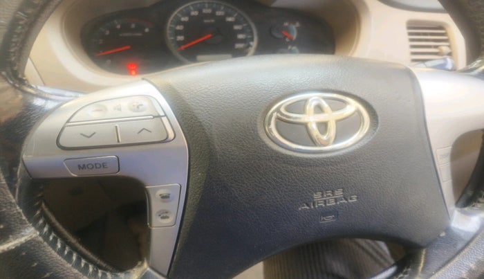 2015 Toyota Innova 2.5 VX 8 STR, Diesel, Manual, 1,12,442 km, interior