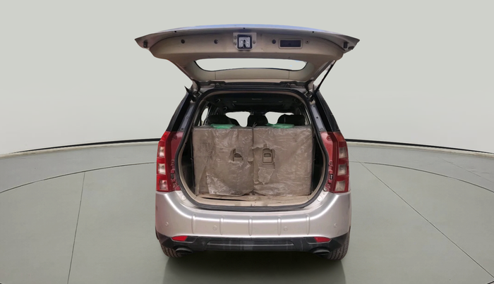 2015 Mahindra XUV500 W10, Diesel, Manual, 1,16,714 km, exterior