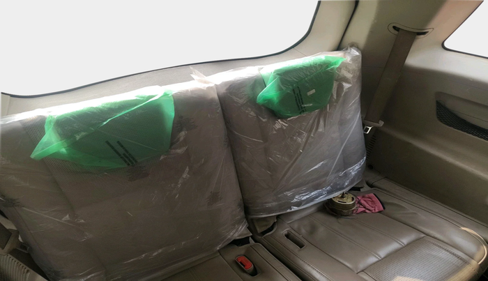 2015 Mahindra XUV500 W10, Diesel, Manual, 1,16,714 km, interior