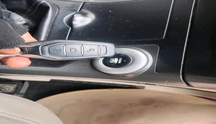 2015 Mahindra XUV500 W10, Diesel, Manual, 1,16,714 km, interior