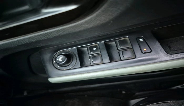 2022 Tata PUNCH ADVENTURE MT, Petrol, Manual, 95,690 km, interior