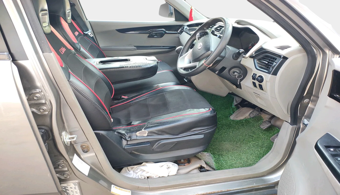 2016 Mahindra Kuv100 K8 D 6 STR, Diesel, Manual, 84,802 km, interior