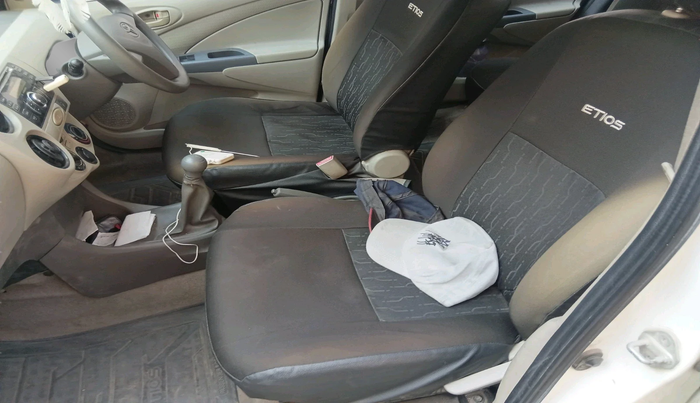 2014 Toyota Etios Liva G, Petrol, Manual, 1,25,443 km, interior