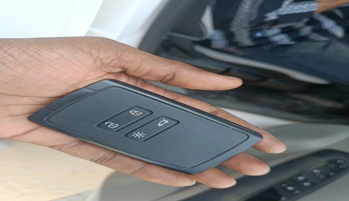 2021 Renault TRIBER RXZ AMT, Petrol, Automatic, 46,429 km, interior