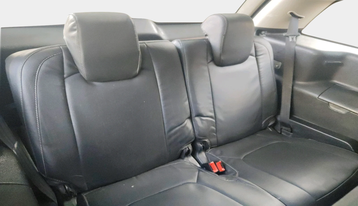 2017 Tata Hexa XE 4X2 7 STR, Diesel, Manual, 1,52,663 km, interior