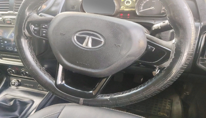 2017 Tata Hexa XE 4X2 7 STR, Diesel, Manual, 1,52,663 km, interior