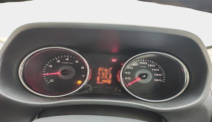 2016 Mahindra TUV300 T8, Diesel, Manual, 79,698 km, interior