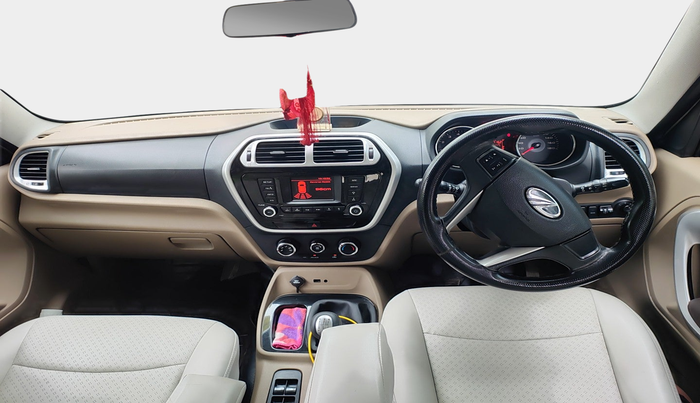 2016 Mahindra TUV300 T8, Diesel, Manual, 79,698 km, interior