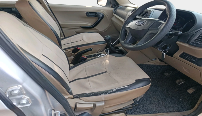 2019 Mahindra TUV300 T4 PLUS, Diesel, Manual, 55,040 km, interior