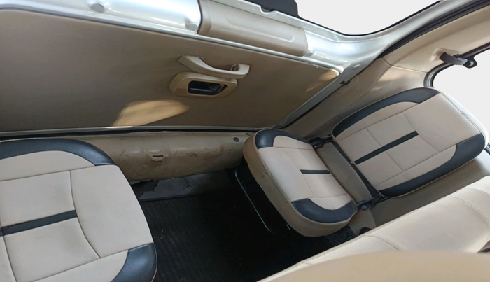 2019 Mahindra TUV300 T4 PLUS, Diesel, Manual, 55,040 km, interior