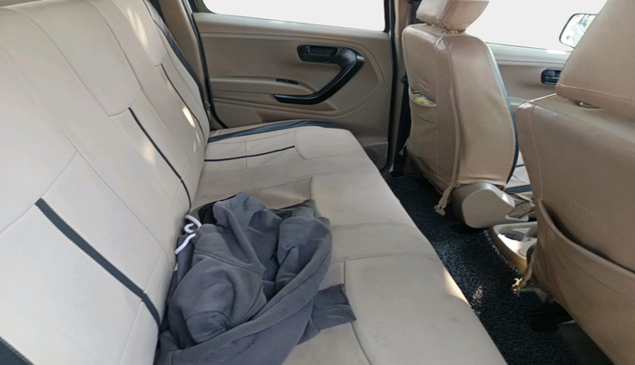 2019 Mahindra TUV300 T4 PLUS, Diesel, Manual, 55,040 km, interior