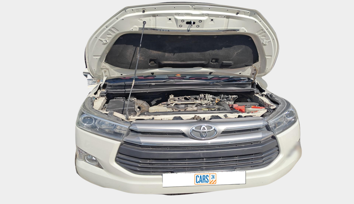 2017 Toyota Innova Crysta 2.4 VX 8 STR, Diesel, Manual, 1,41,454 km, exterior