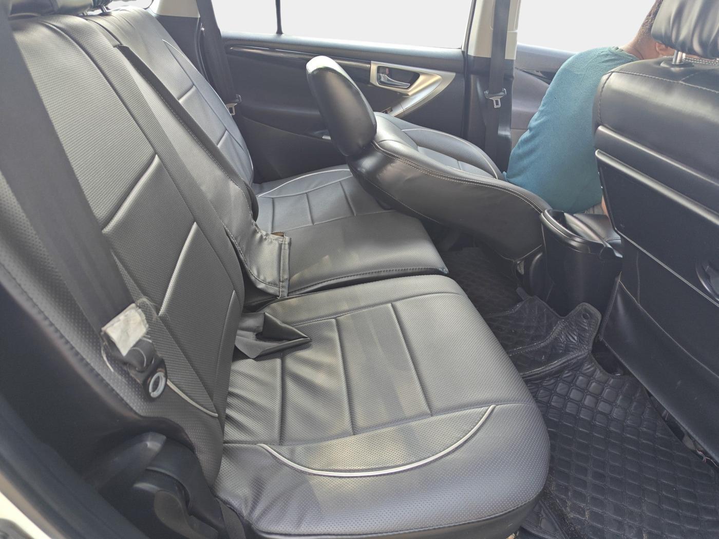 2017 Toyota Innova Crysta 2.4 VX 8 STR, Diesel, Manual, 1,41,454 km, interior