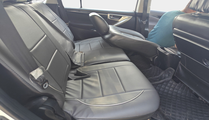 2017 Toyota Innova Crysta 2.4 VX 8 STR, Diesel, Manual, 1,41,454 km, interior