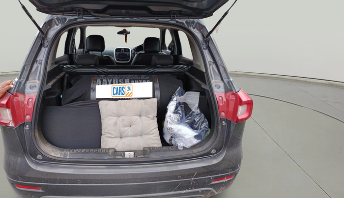 2020 Maruti Vitara Brezza LXI, Petrol, Manual, 1,11,482 km, exterior
