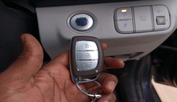 2024 Hyundai VENUE SX 1.2 PETROL, Petrol, Manual, 34,865 km, interior