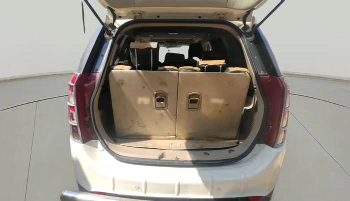 2016 Mahindra XUV500 W10, Diesel, Manual, 97,428 km, exterior