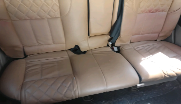 2016 Mahindra XUV500 W10, Diesel, Manual, 97,428 km, interior