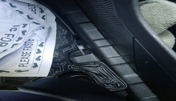 2023 Tata NEXON FEARLESS PURPLE SUNROOF DUAL TONE 1.2 PETROL, Petrol, Manual, 9,360 km, interior