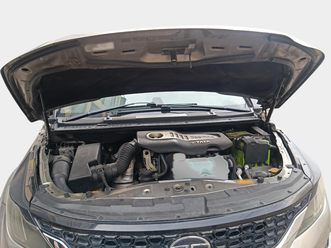 2017 Tata Hexa XTA 4X2 7 STR, Diesel, Automatic, 1,35,974 km, exterior