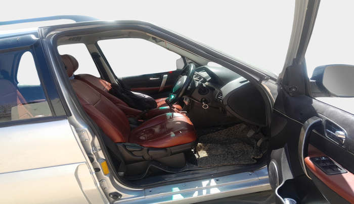 2015 Tata Safari Storme 2.2 EX 4X2, Diesel, Manual, 1,76,442 km, interior