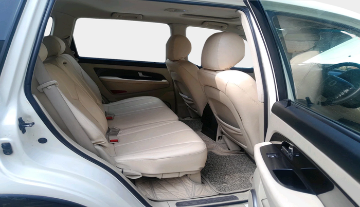 2015 Ssangyong Rexton RX7, Diesel, Automatic, 1,60,226 km, interior