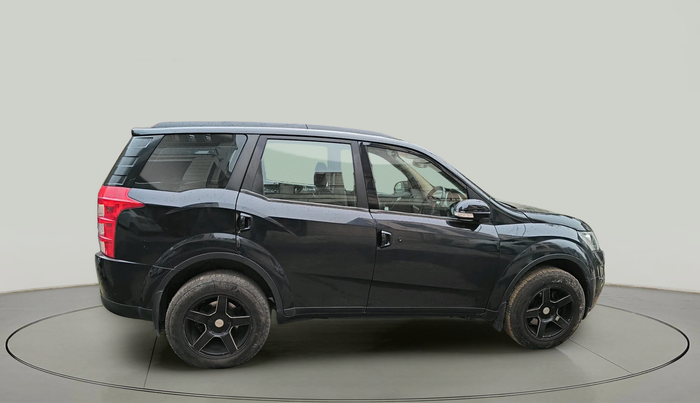 2017 Mahindra XUV500 W6, Diesel, Manual, 94,093 km, exterior