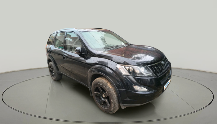 2017 Mahindra XUV500 W6, Diesel, Manual, 94,093 km, exterior