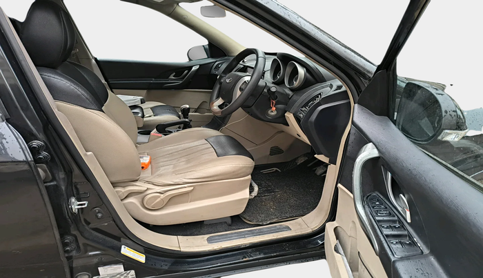 2017 Mahindra XUV500 W6, Diesel, Manual, 94,093 km, interior