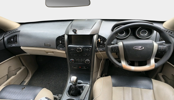 2017 Mahindra XUV500 W6, Diesel, Manual, 94,093 km, interior