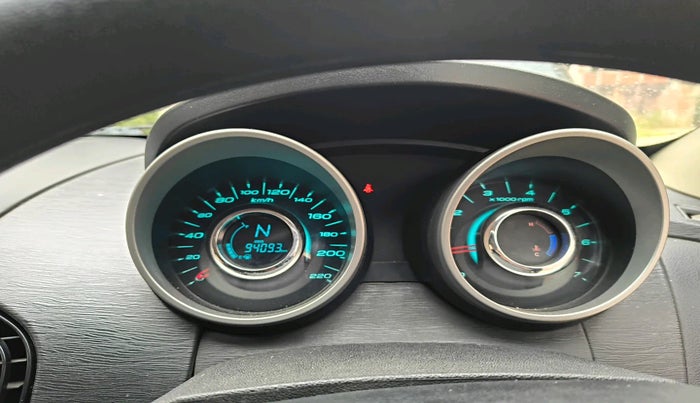 2017 Mahindra XUV500 W6, Diesel, Manual, 94,093 km, interior