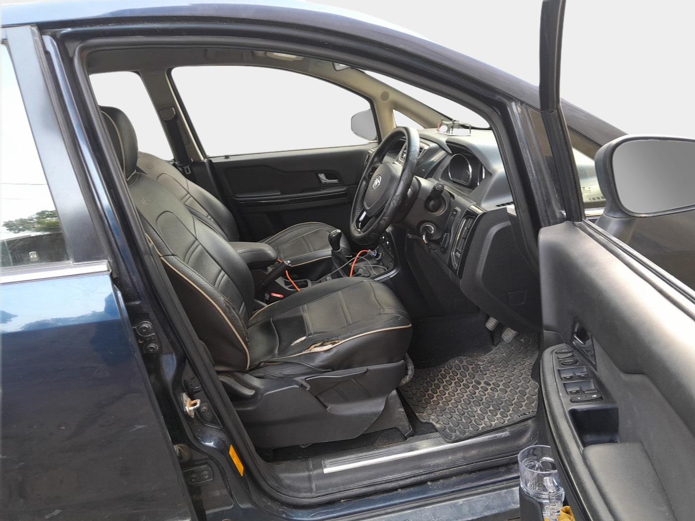2018 Tata Hexa XE 4X2 7 STR, Diesel, Manual, 64,878 km, interior