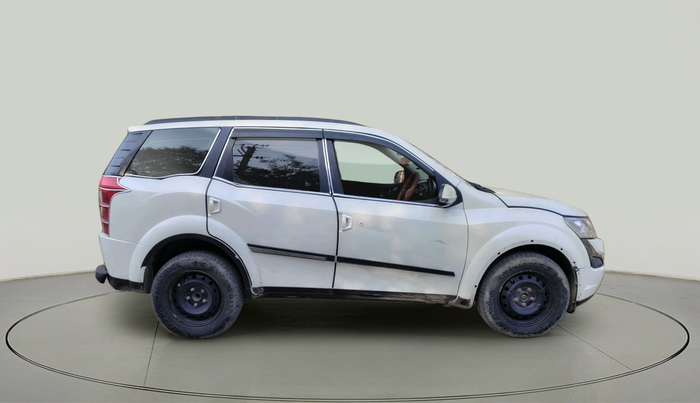 2016 Mahindra XUV500 W6 1.99, Diesel, Manual, 1,38,231 km, exterior