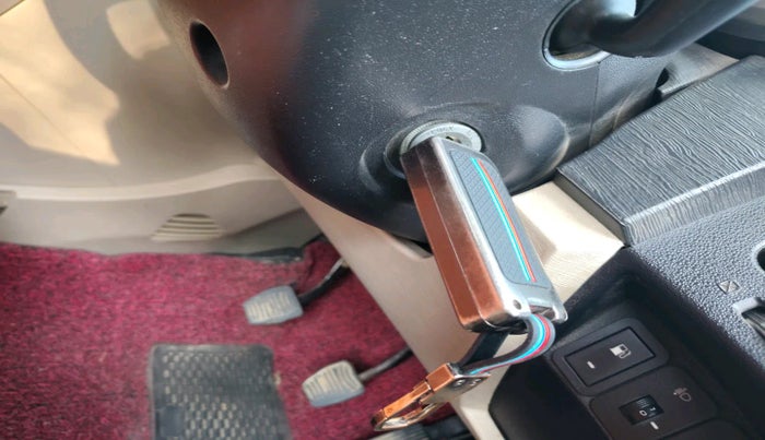 2016 Mahindra XUV500 W6 1.99, Diesel, Manual, 1,38,231 km, interior