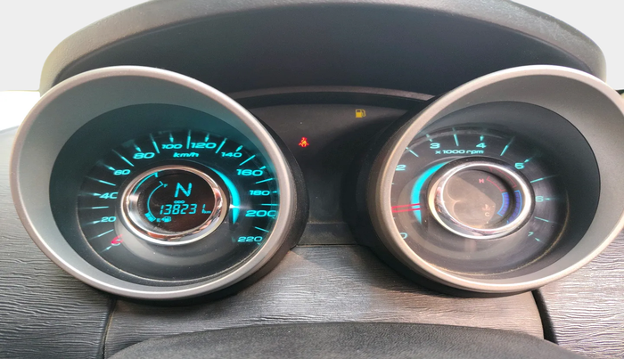 2016 Mahindra XUV500 W6 1.99, Diesel, Manual, 1,38,231 km, interior