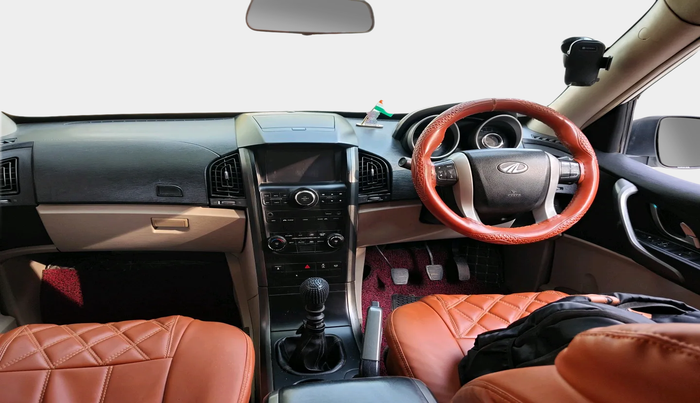2016 Mahindra XUV500 W6 1.99, Diesel, Manual, 1,38,231 km, interior